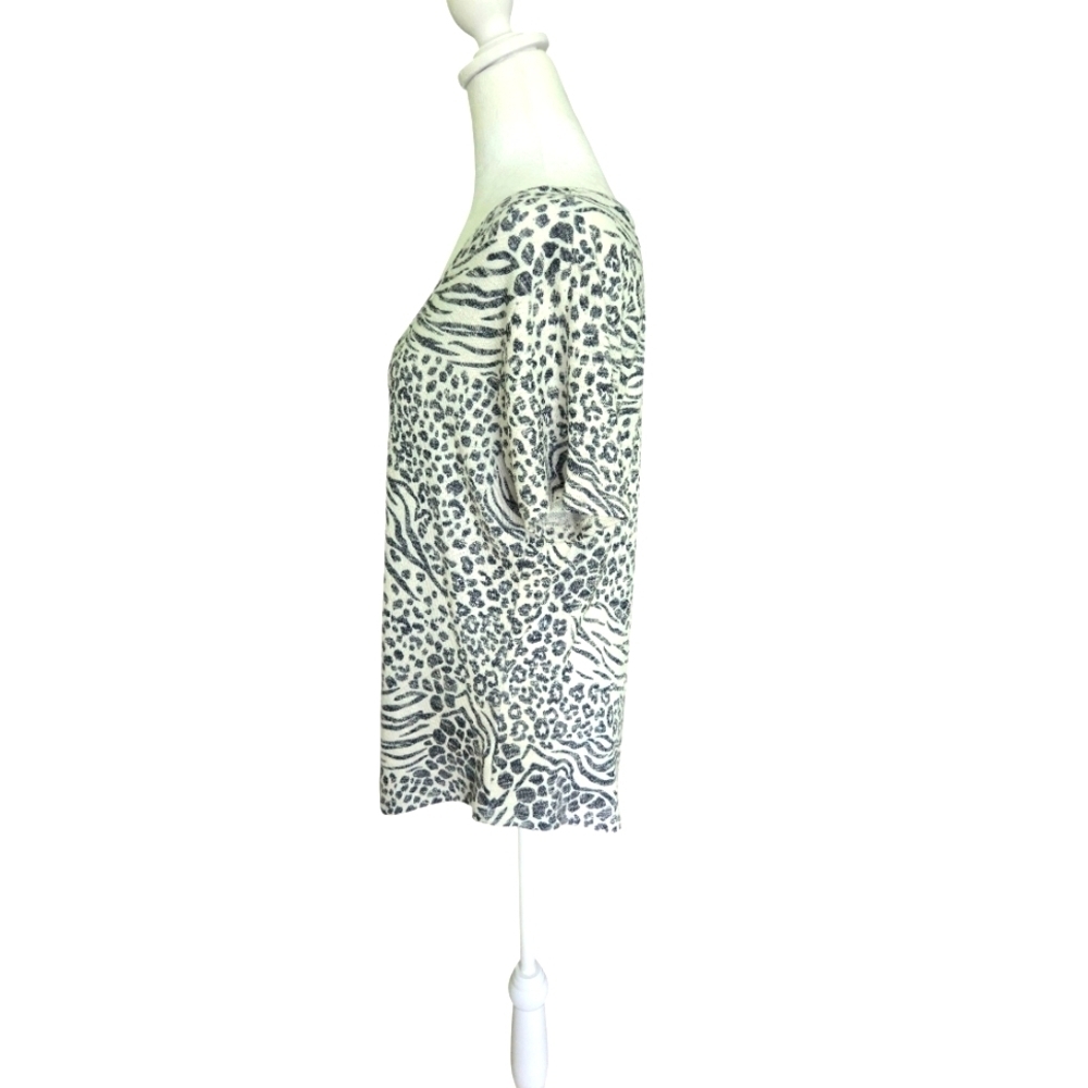 Z Supply White and Black Lepard Print Soft Knit Short Sleeve V-neck Pullover L - Picture 4 of 7